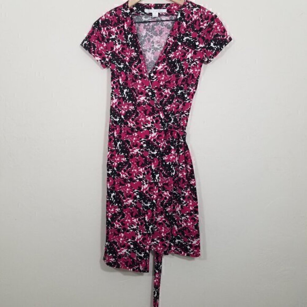 Diane Von Furstenberg Wrap Dress Shorts Sleeves Size‎ 0